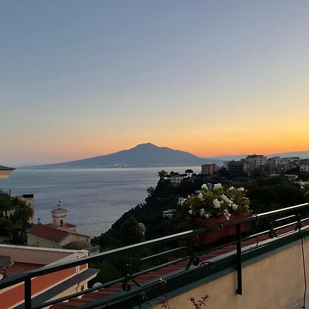 Vesuvio View Bed & Breakfast Вико Екуензе Екстериор снимка