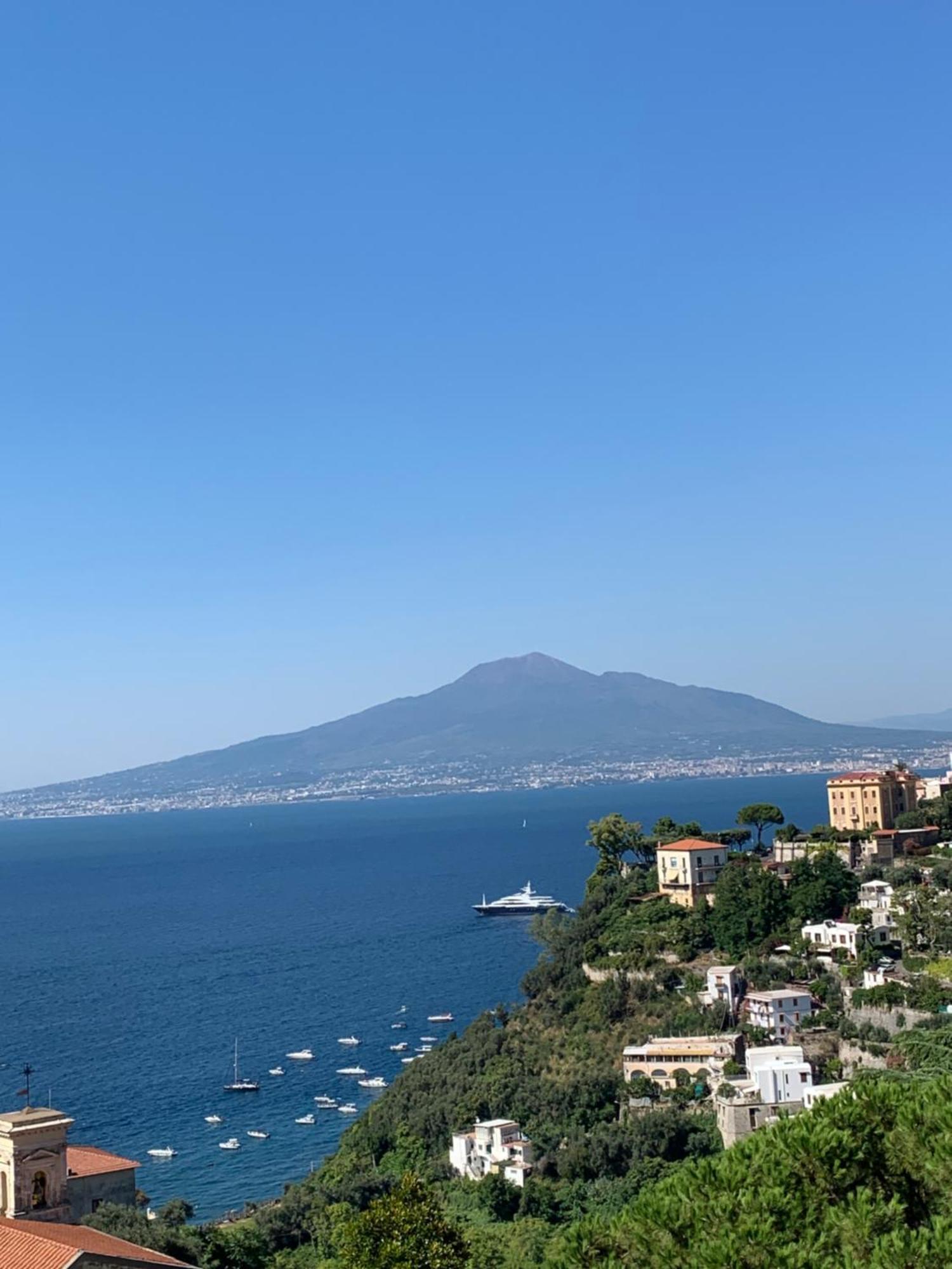 Vesuvio View Bed & Breakfast Вико Екуензе Екстериор снимка