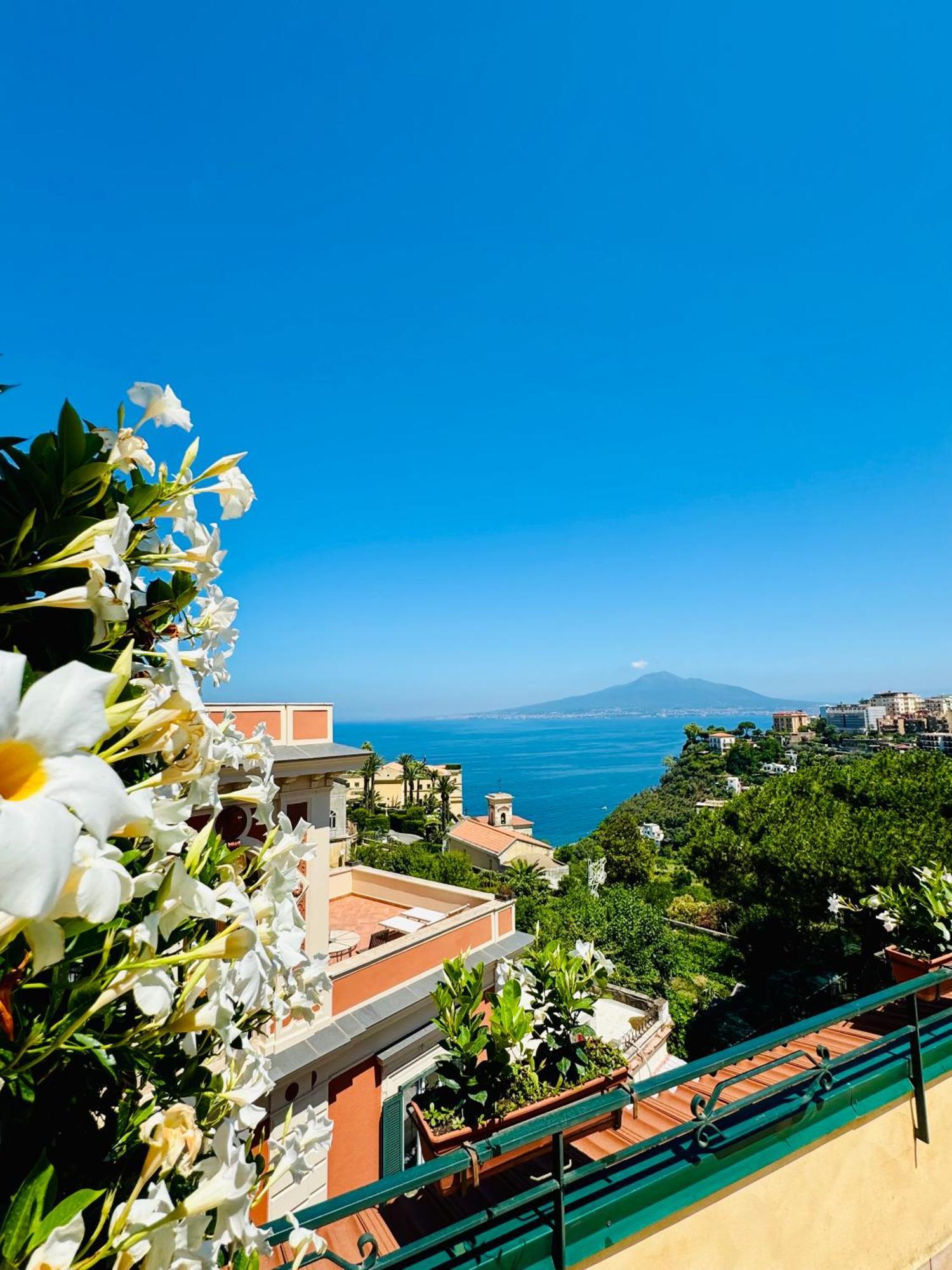 Vesuvio View Bed & Breakfast Вико Екуензе Екстериор снимка