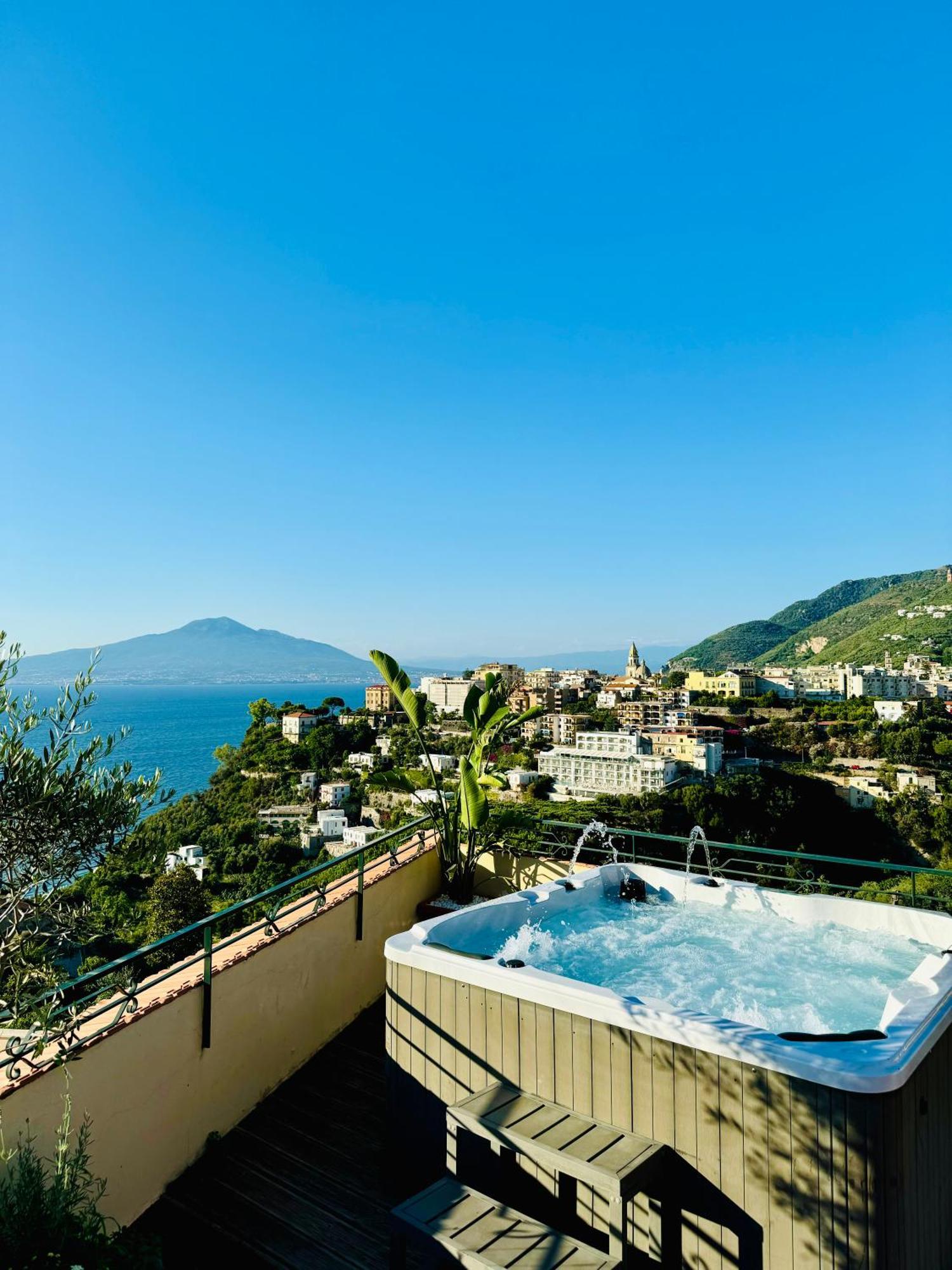 Vesuvio View Bed & Breakfast Вико Екуензе Екстериор снимка
